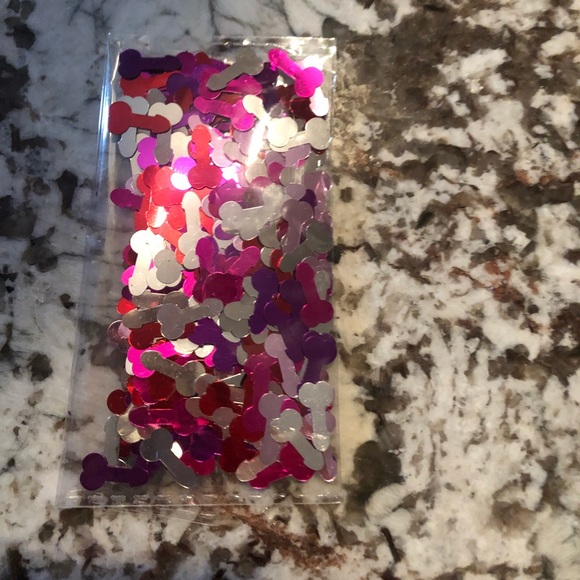 Bachelorette Decorations & Penis Moulds - Picture 5 of 7